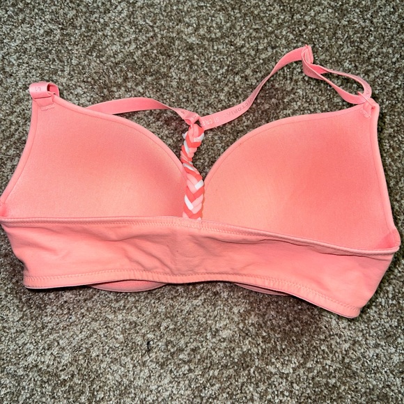 Victorias Secret Bra, great preowned condition, only worn a couple of times. - Picture 2 of 3